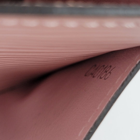 LOUIS VUITTON Epi Sarah Long Bifold Wallet - Picture 3 of 14